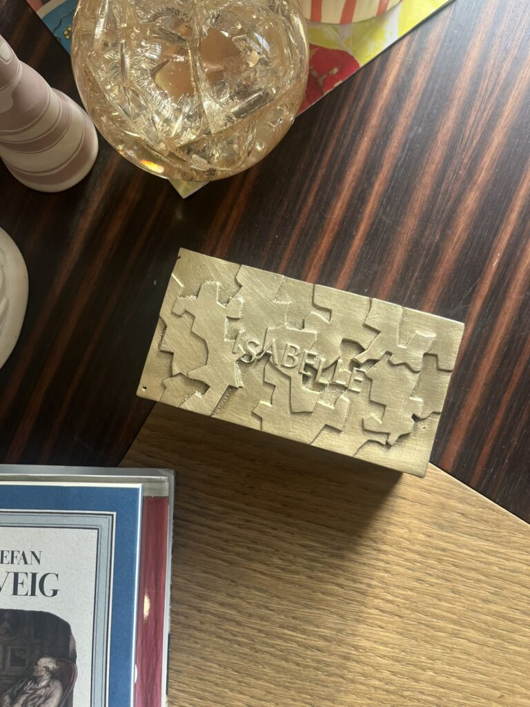 SIGNA personalized sculptural box by TRE PARIS